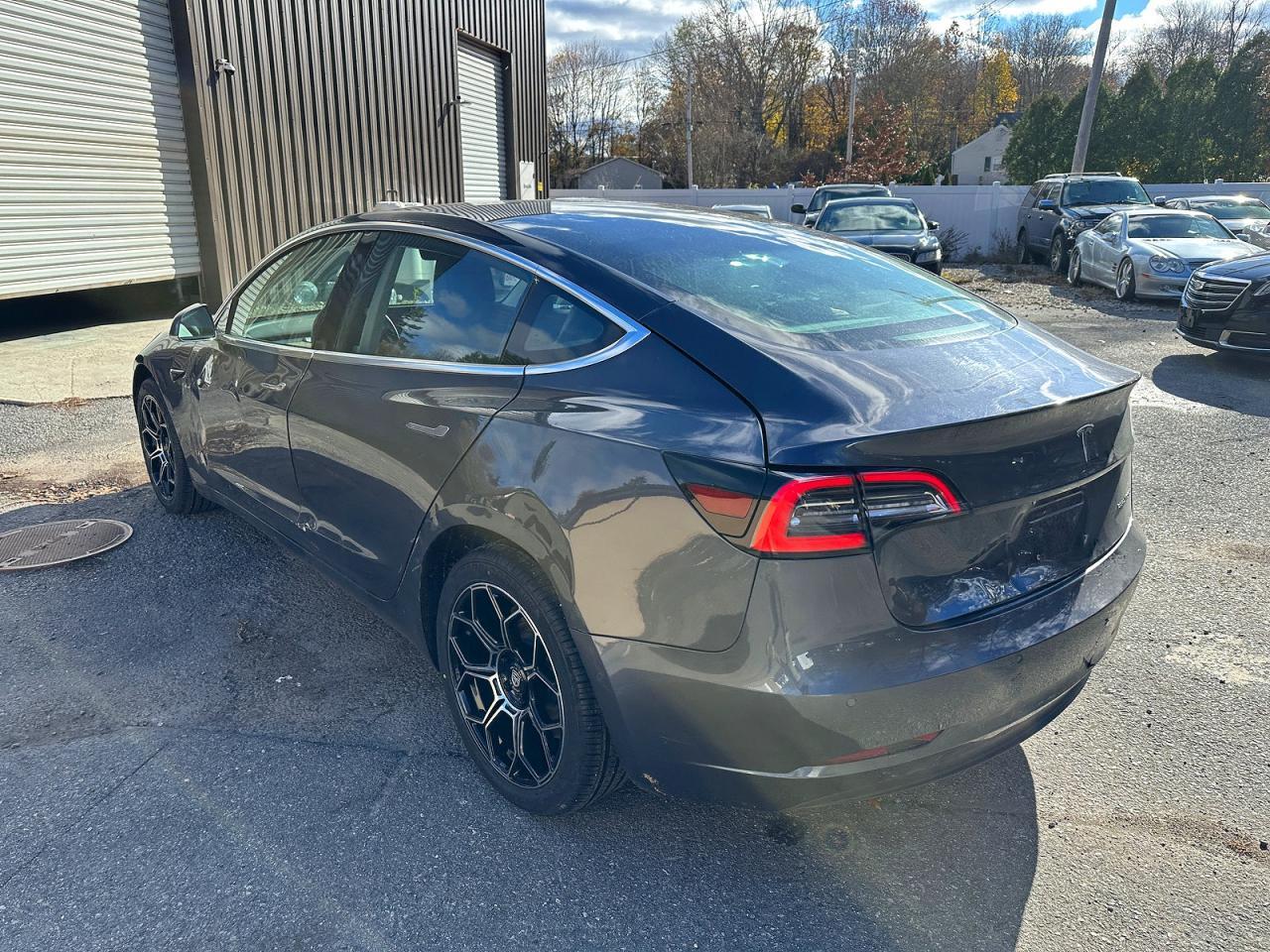 2018 Tesla Model 3 - Image 3