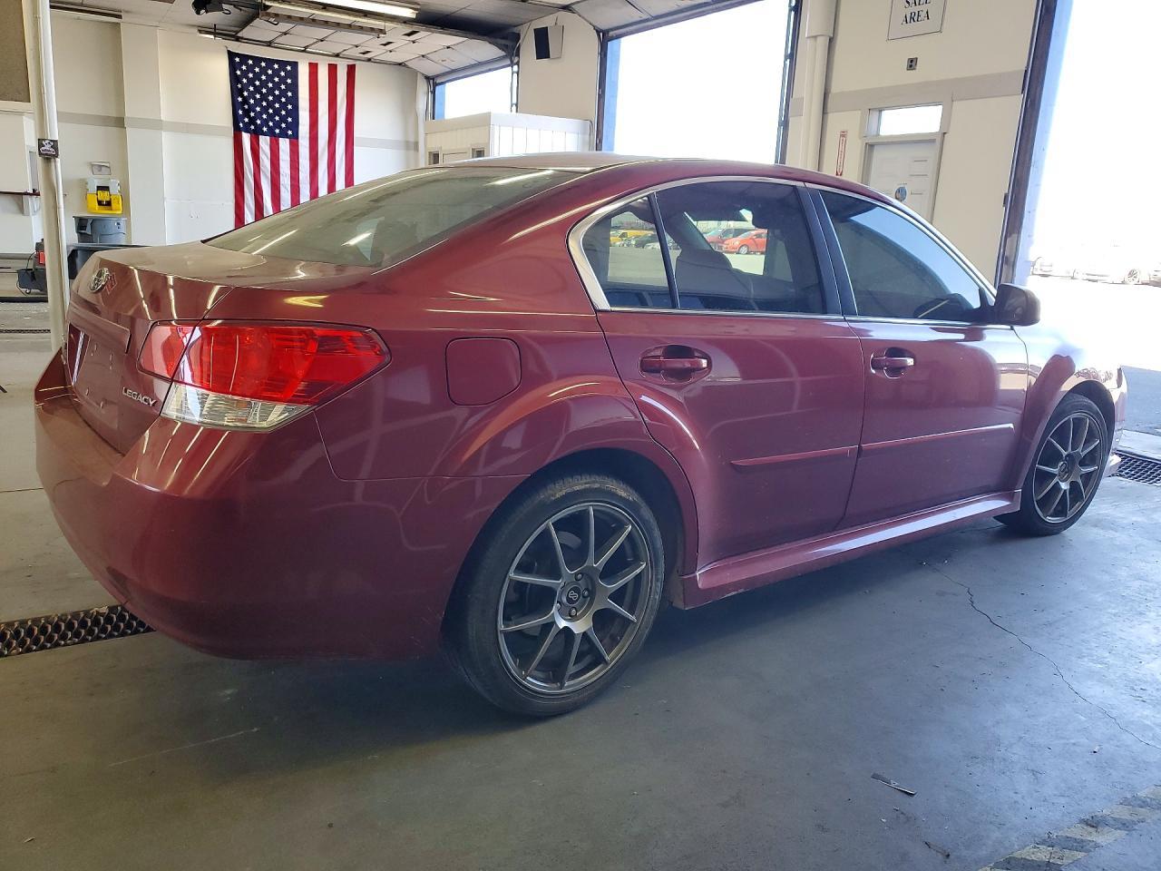 2013 Subaru Legacy 2.5I - Фото 3