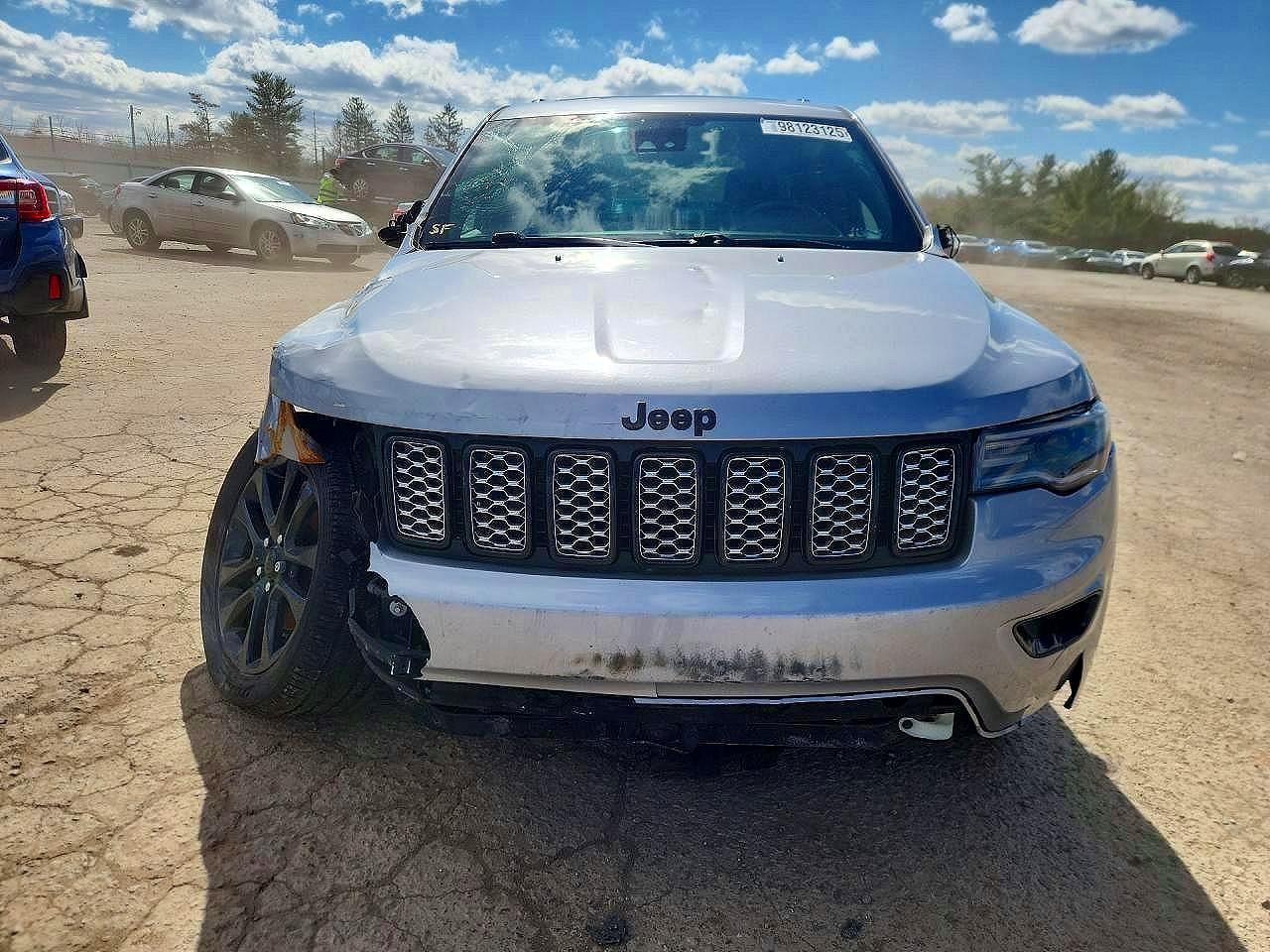 2020 Jeep Grand Cherokee Laredo - Image 5