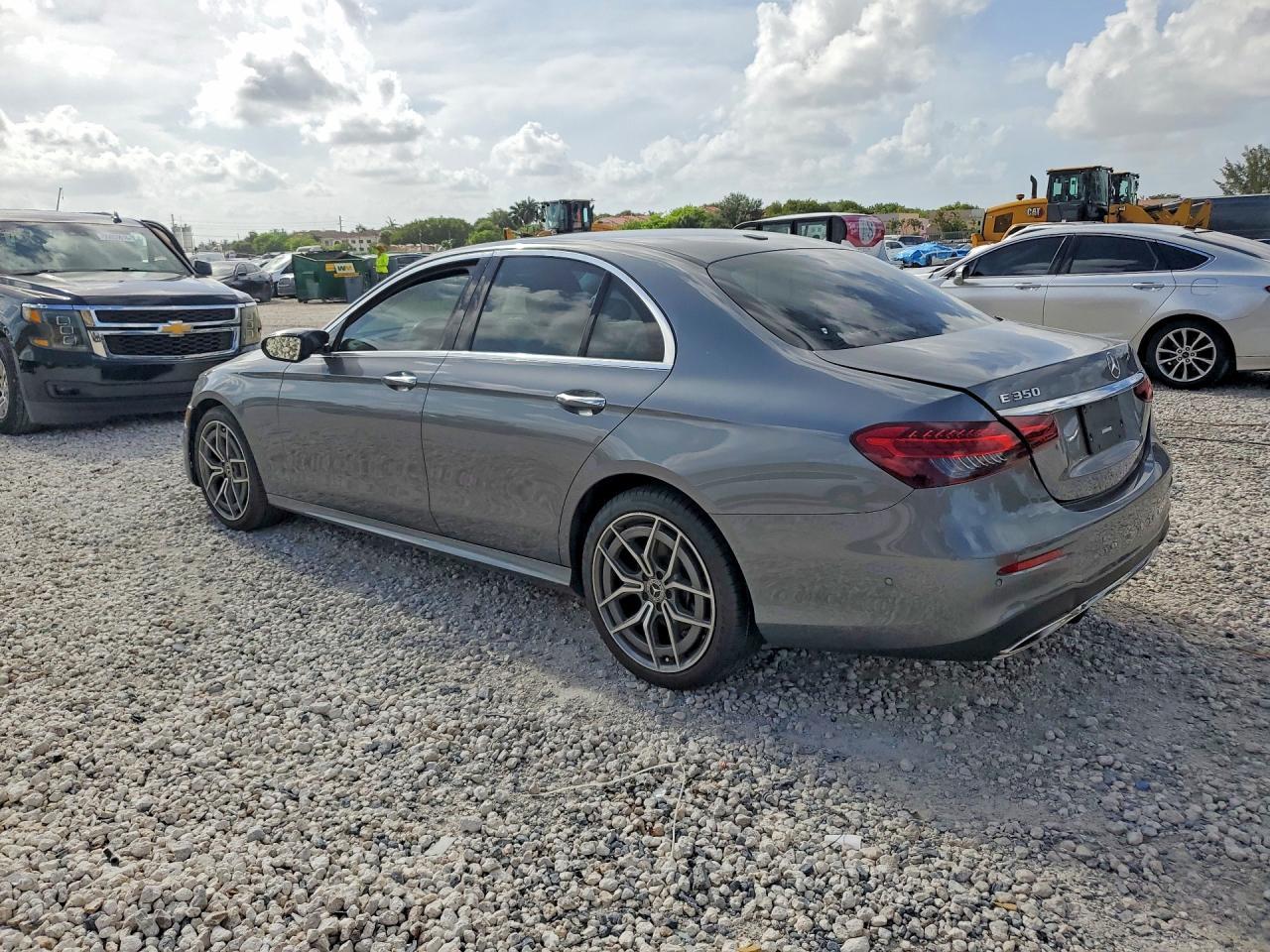 2022 Mercedes-Benz E 350 - Фото 2