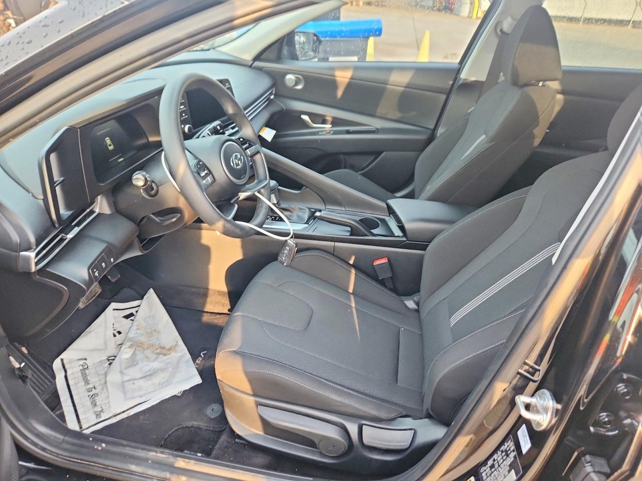 2025 Hyundai Elantra Se - Image 7