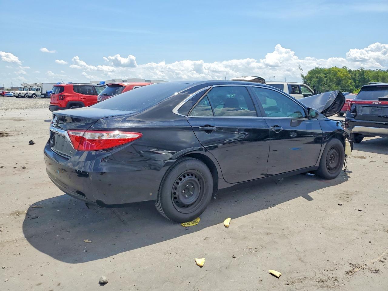 2017 Toyota Camry Le - Фото 3