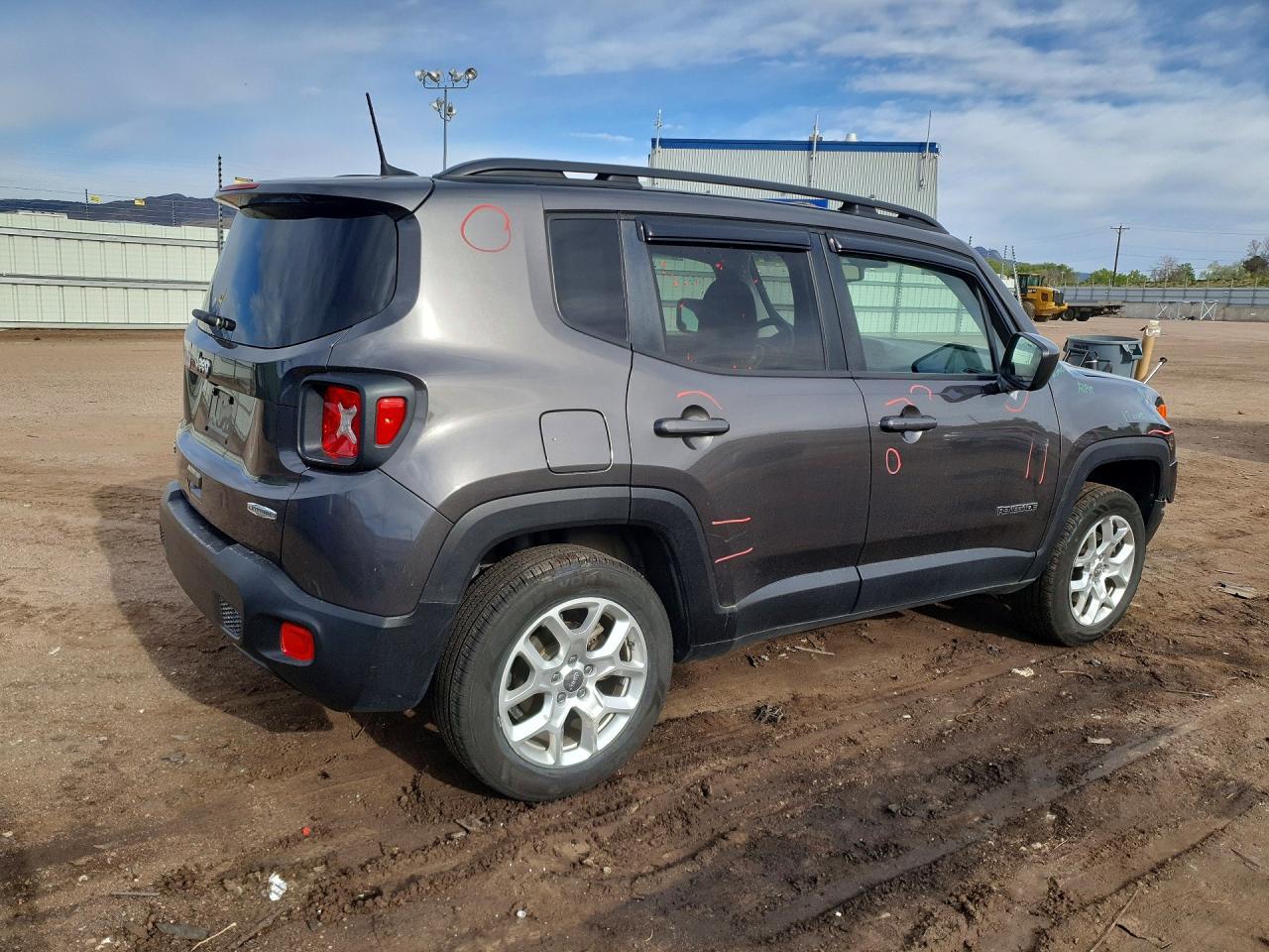 2018 Jeep Renegade Latitude - Image 3