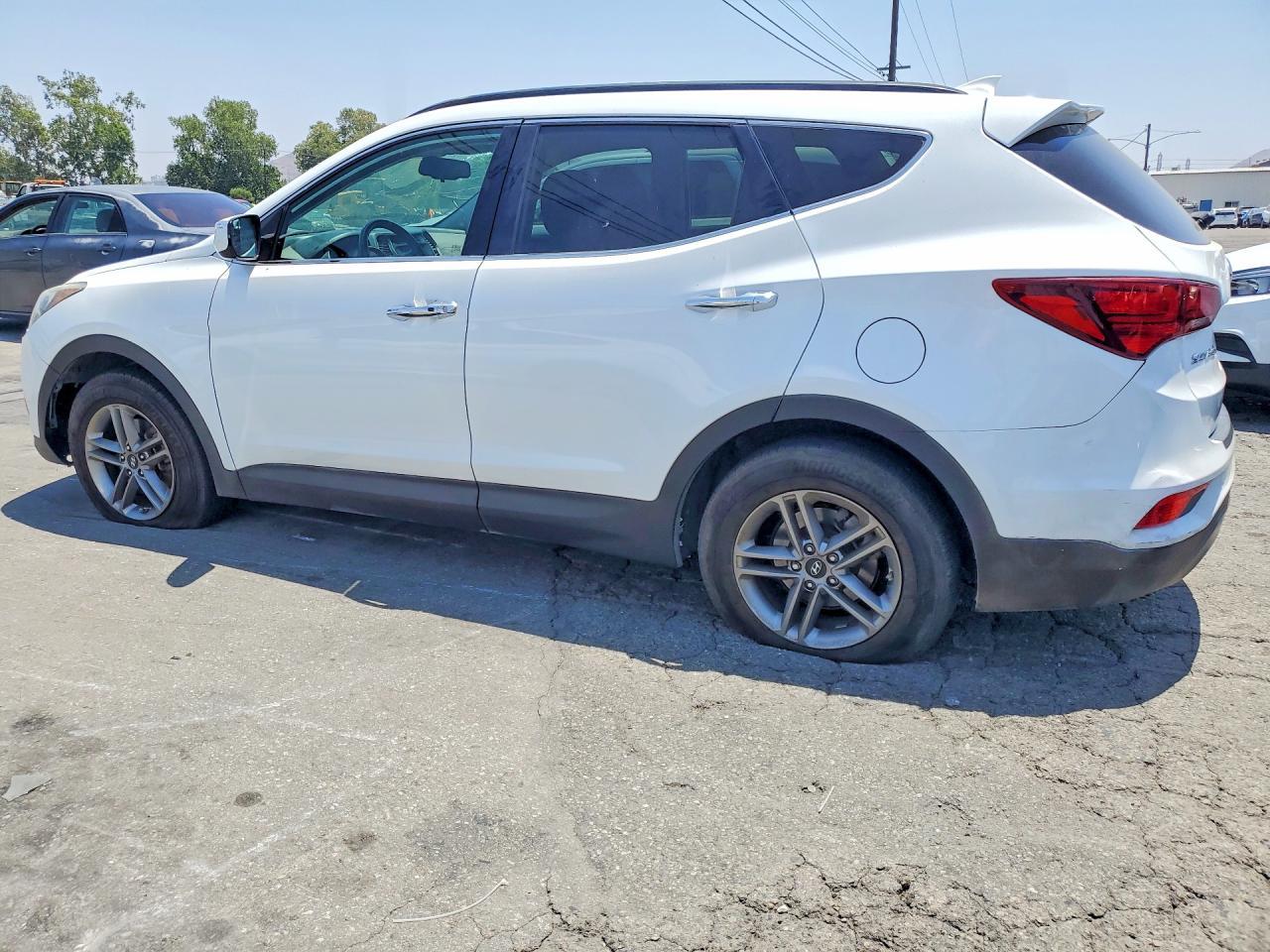 2018 Hyundai Santa Fe Sport 2.4L - Фото 2