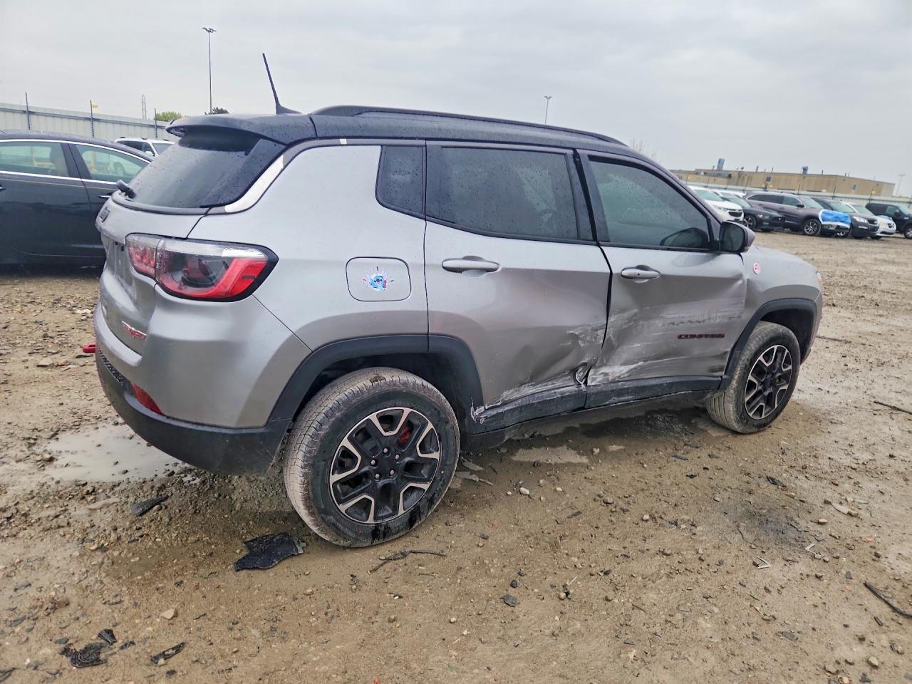 2021 Jeep Compass Trailhawk - Image 3