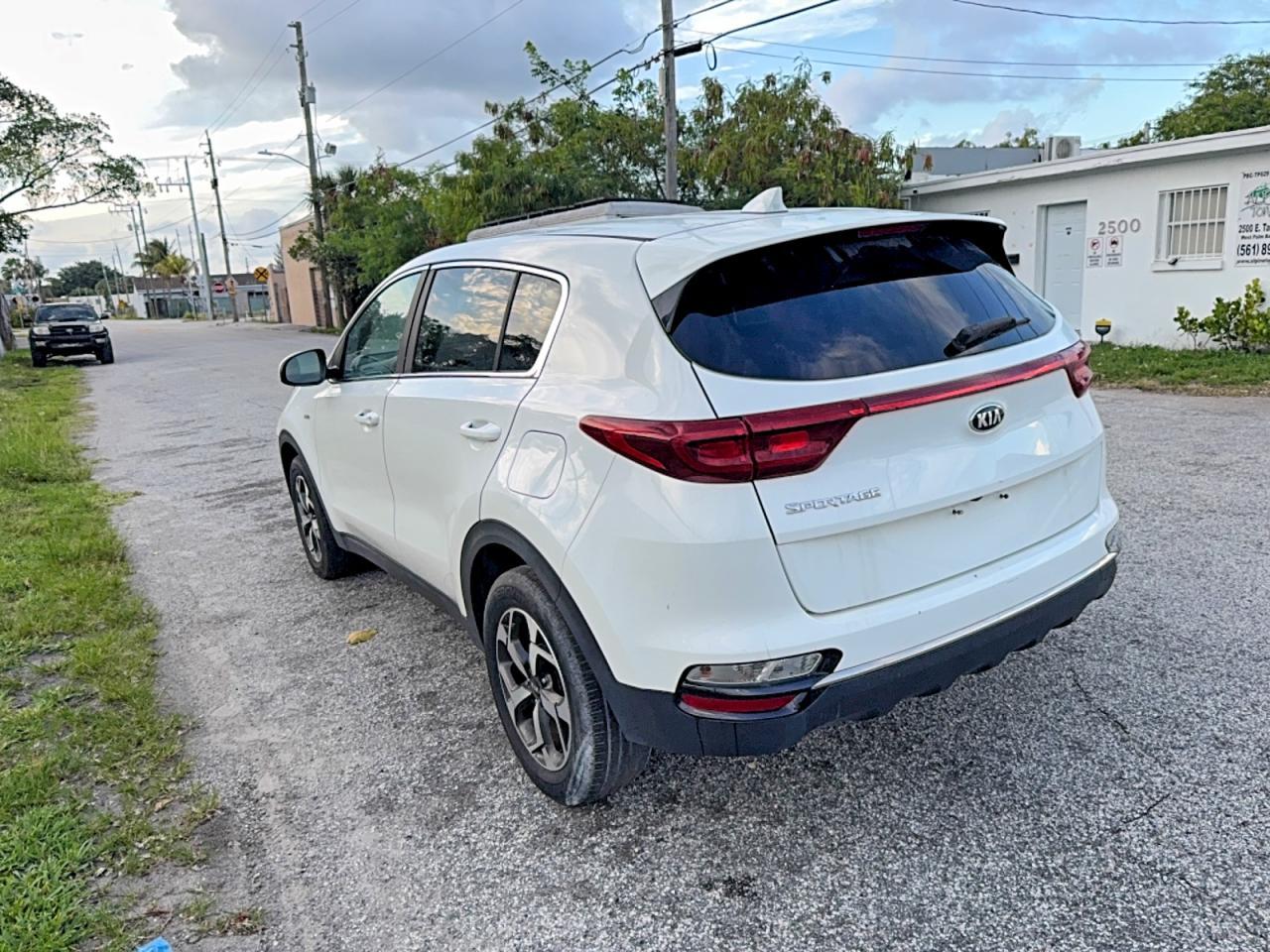 2020 Kia Sportage Lx - Фото 3