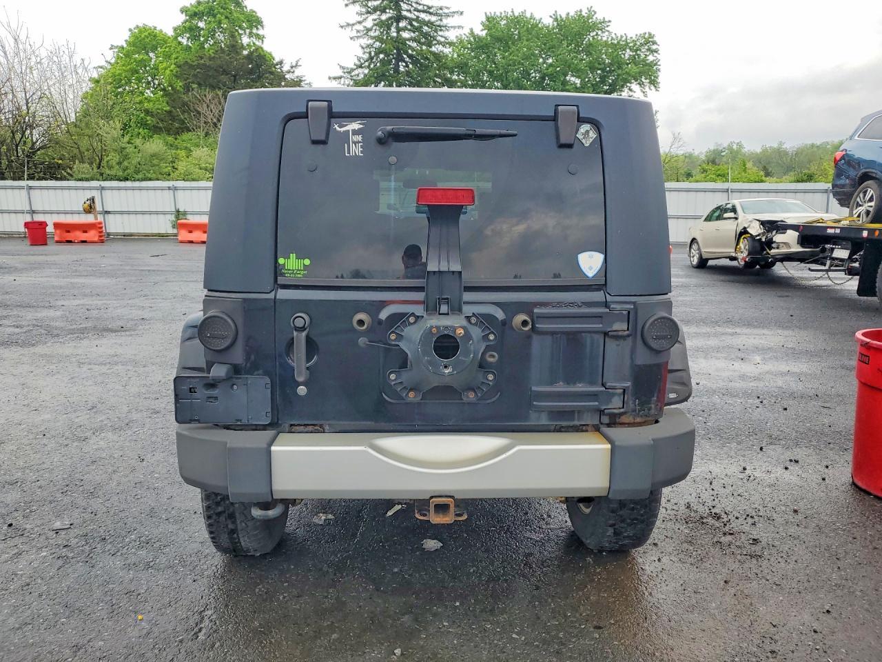 2010 Jeep Wrangler Unlimited Sahara - Фото 6