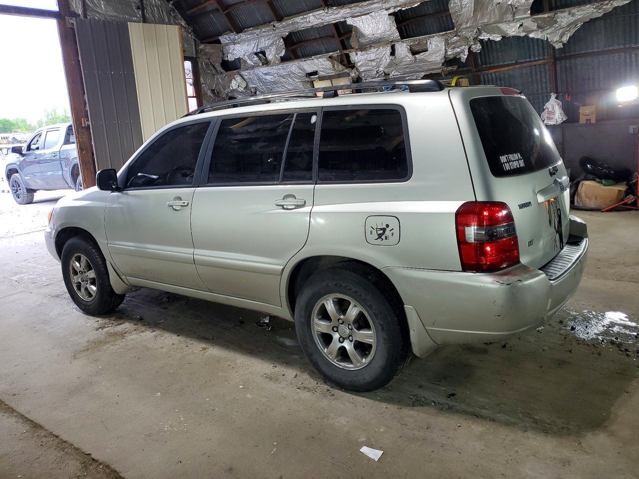 2004 Toyota Highlander Base - Фото 2