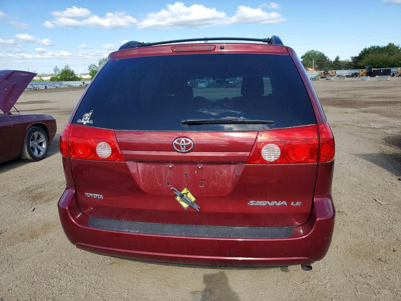 2008 Toyota Sienna Le 7-Passenger - Фото 6