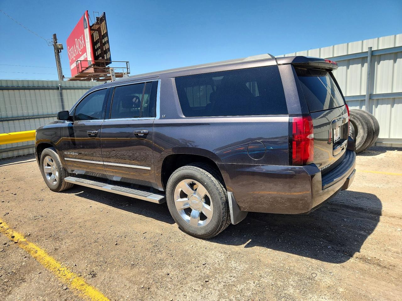 2017 Chevrolet Suburban K1500 Lt - Image 2