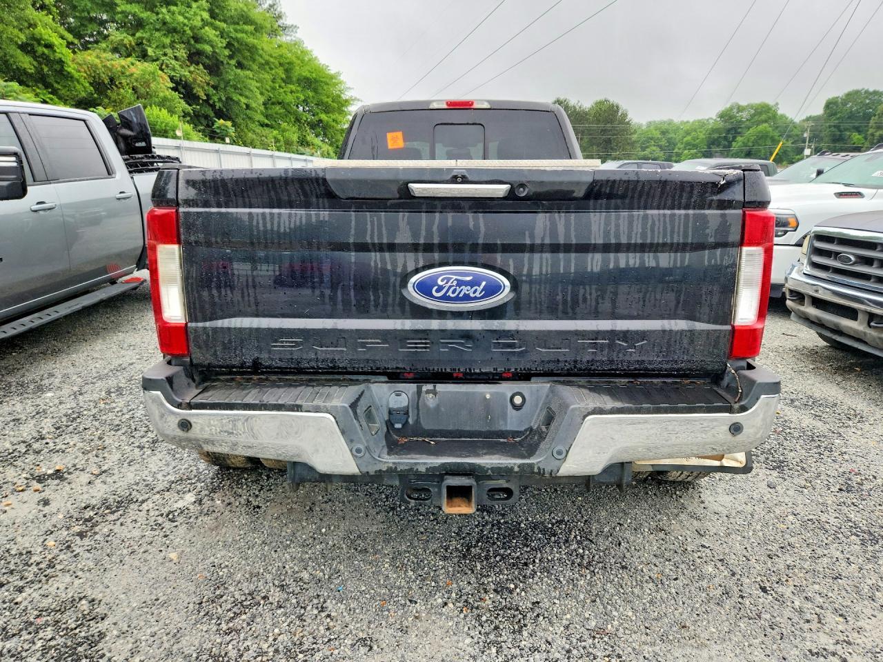 2017 Ford F350 Super Duty - Фото 6