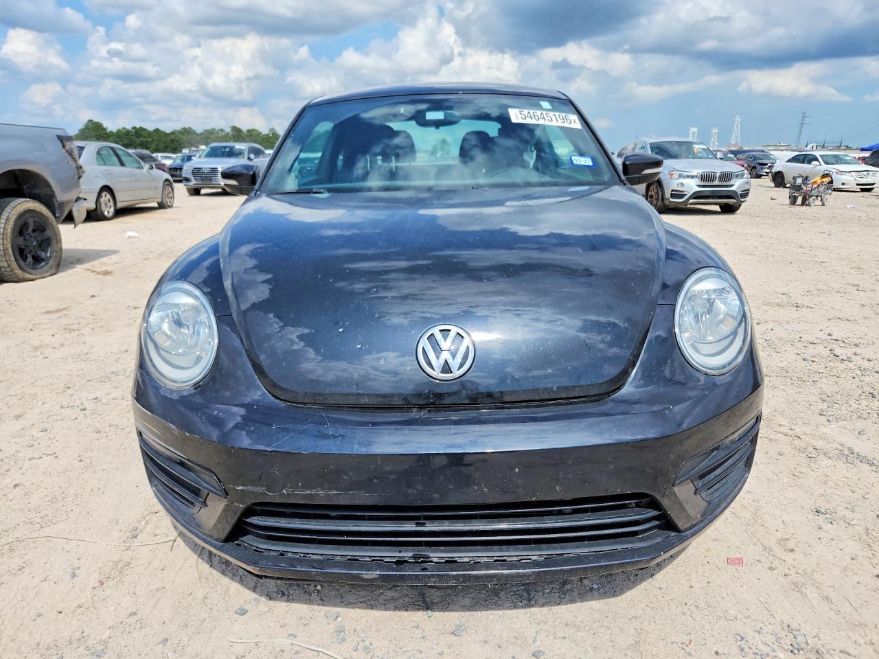 2019 Volkswagen Beetle S - Image 5