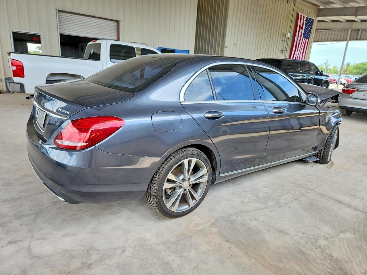 2015 Mercedes-Benz C 300 4Matic - Фото 3
