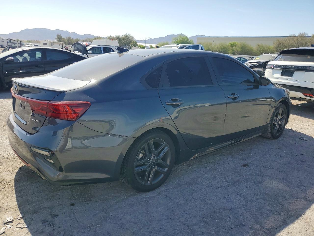 2021 Kia Forte Gt Line - Image 3