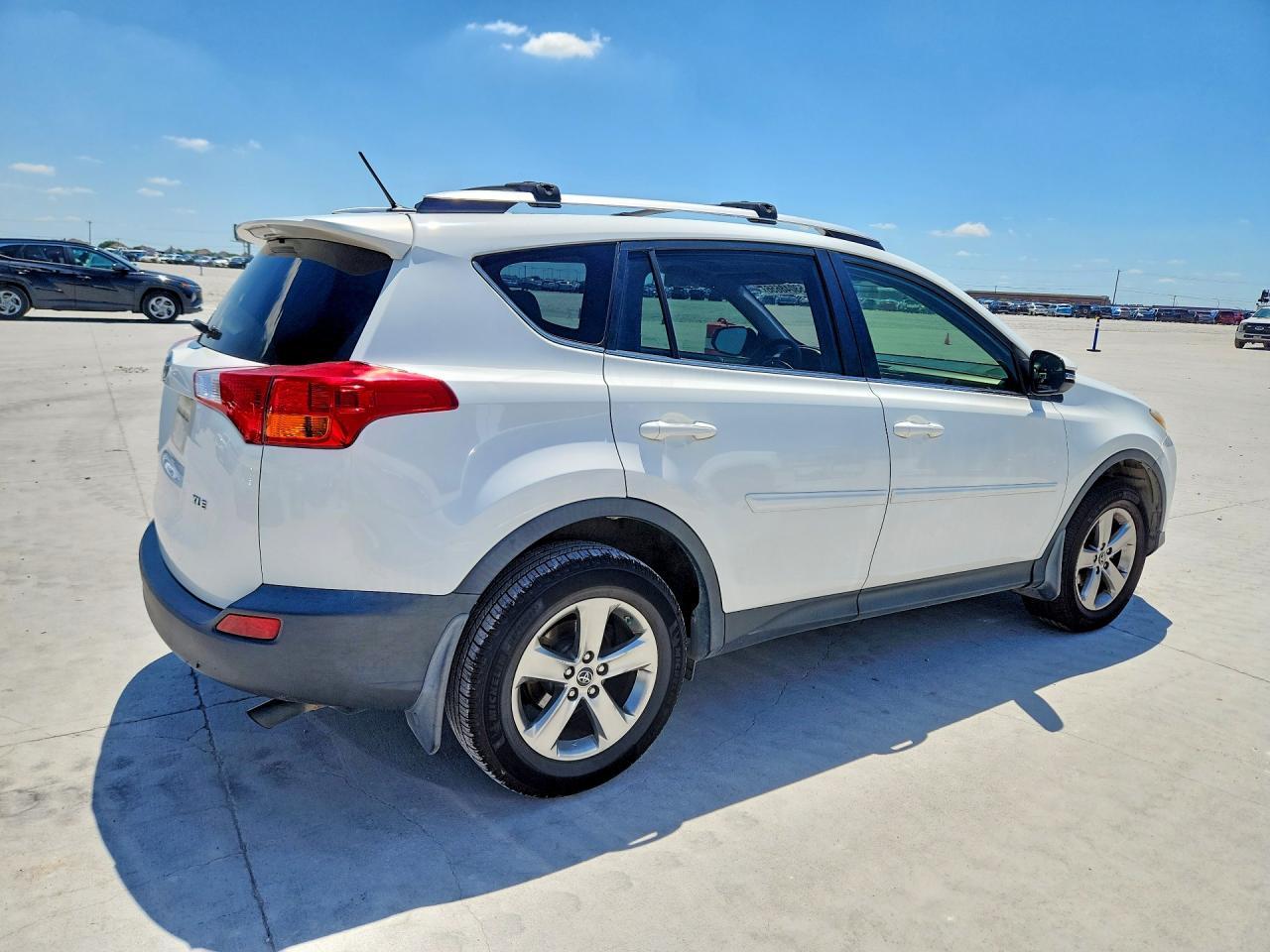 2015 Toyota Rav4 Xle - Фото 3
