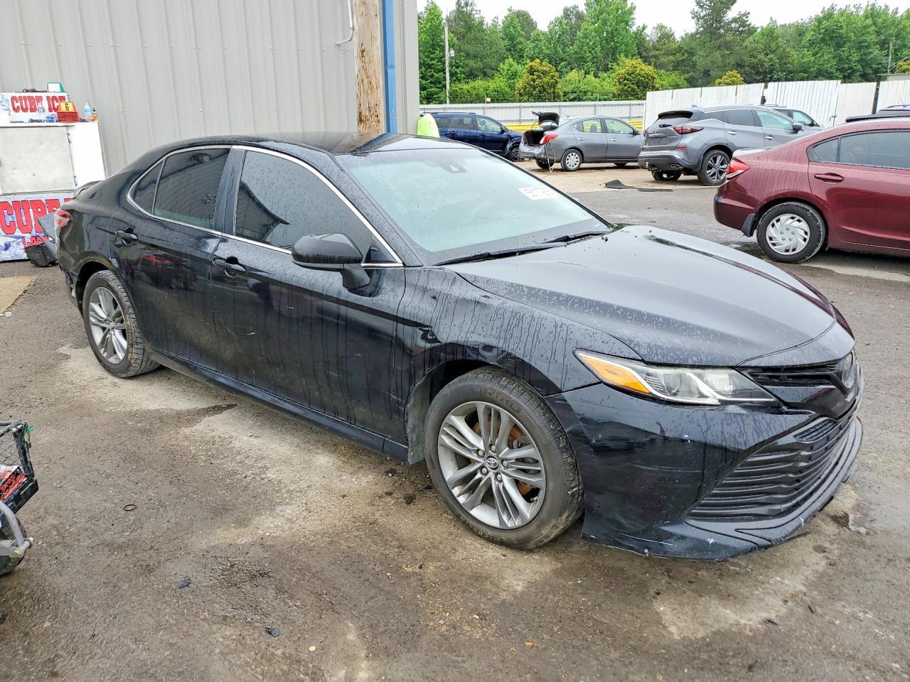 2018 Toyota Camry Le - Фото 4