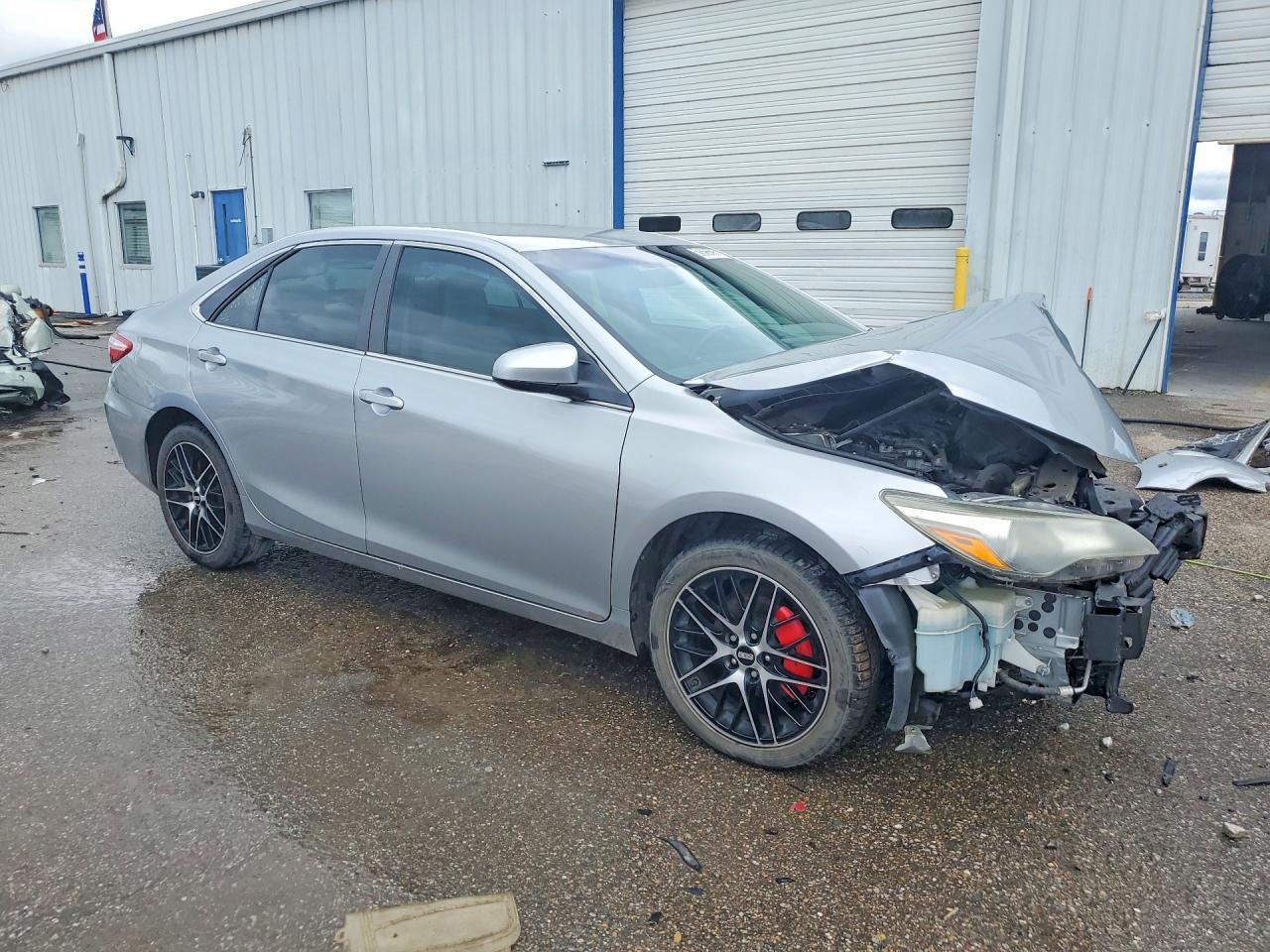 2015 Toyota Camry Se - Image 4