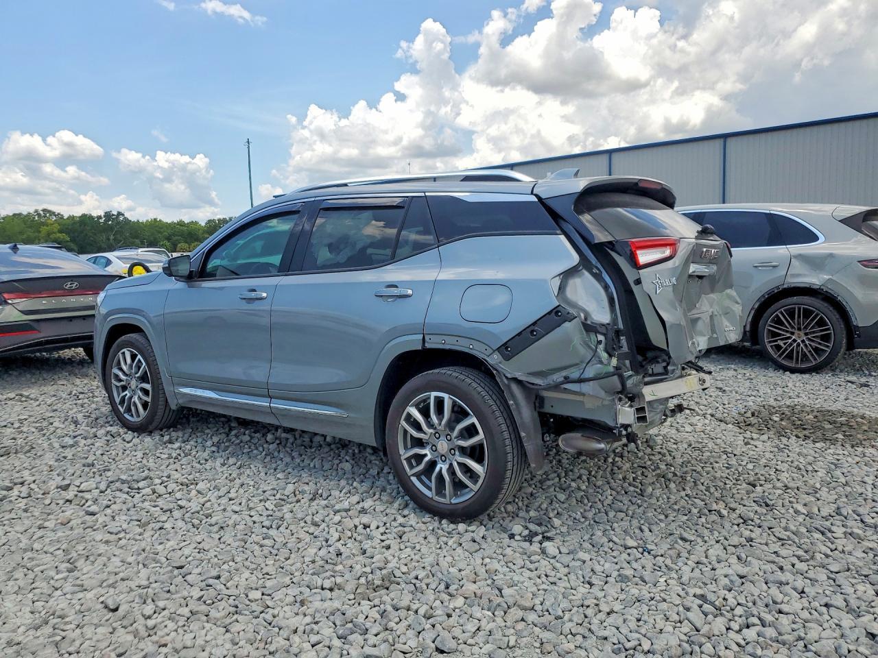 2024 GMC Terrain Denali - Фото 2