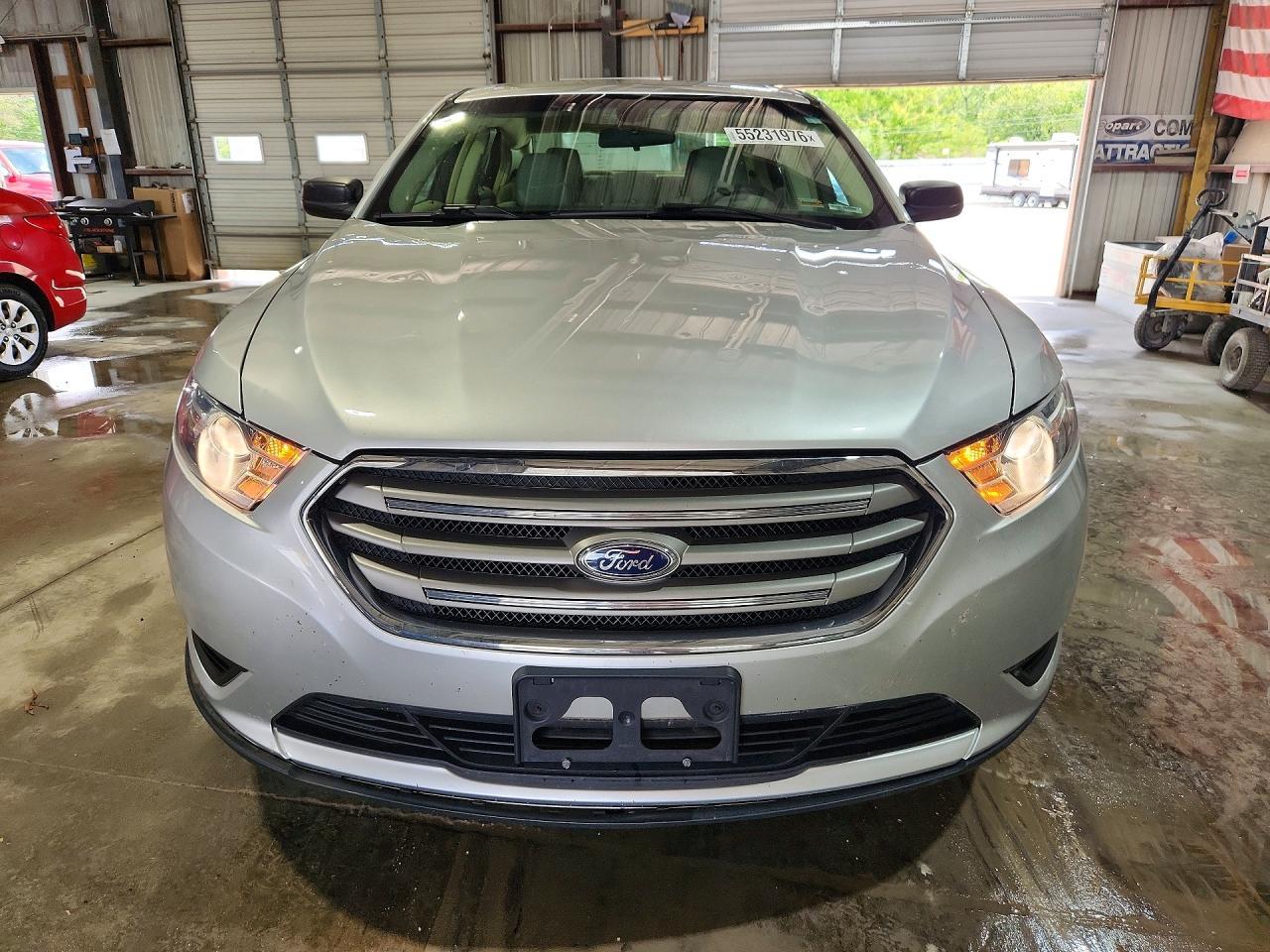 2018 Ford Taurus Se - Image 5