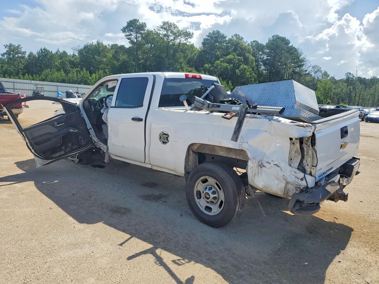 2015 Chevrolet Silverado C2500 Heavy Duty - Фото 2