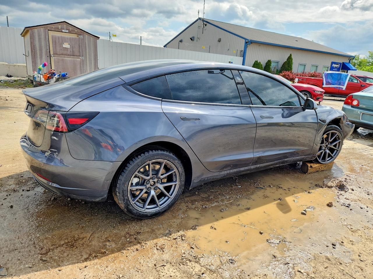 2021 Tesla Model 3 - Фото 3