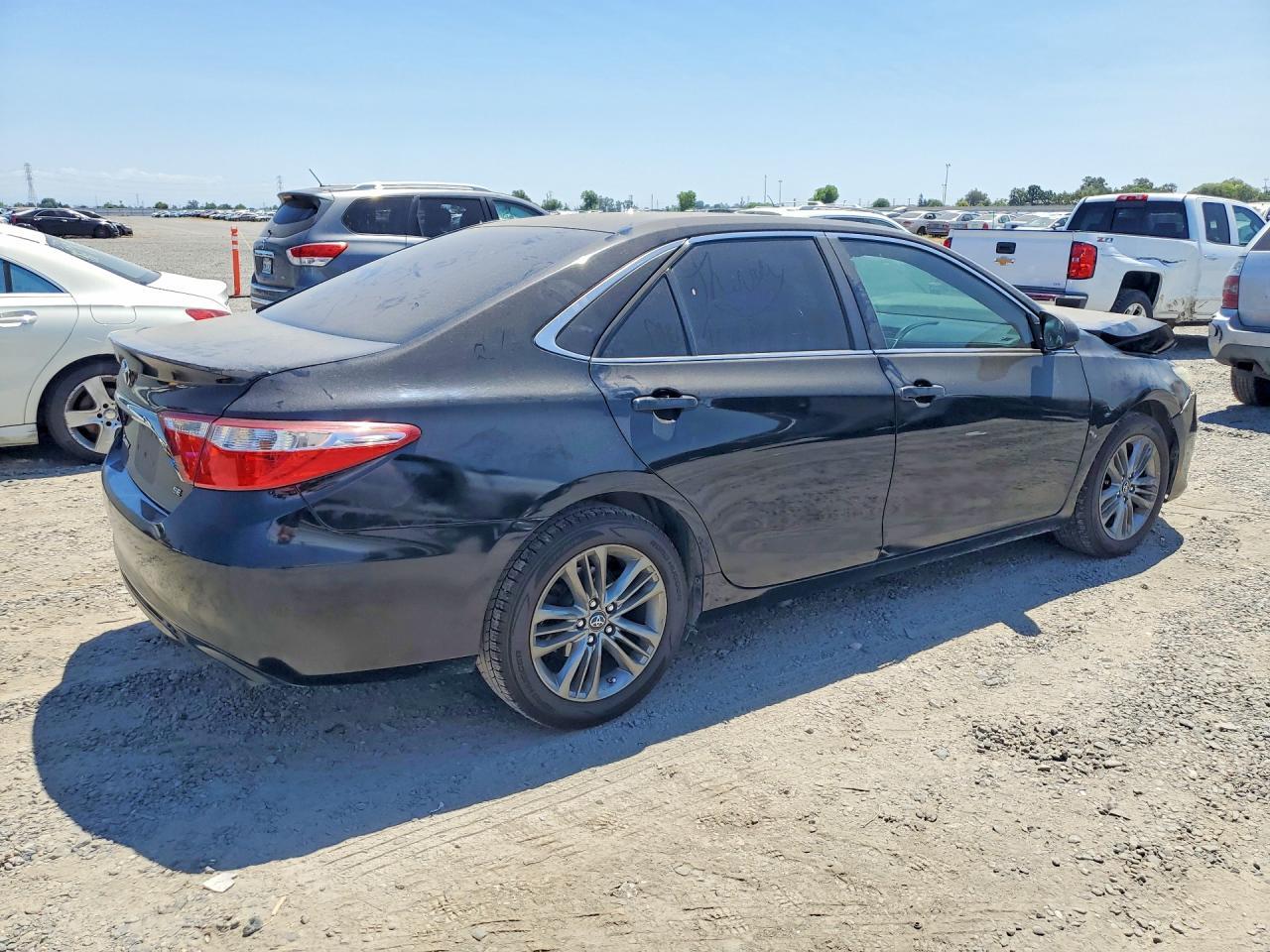 2017 Toyota Camry Se - Image 3