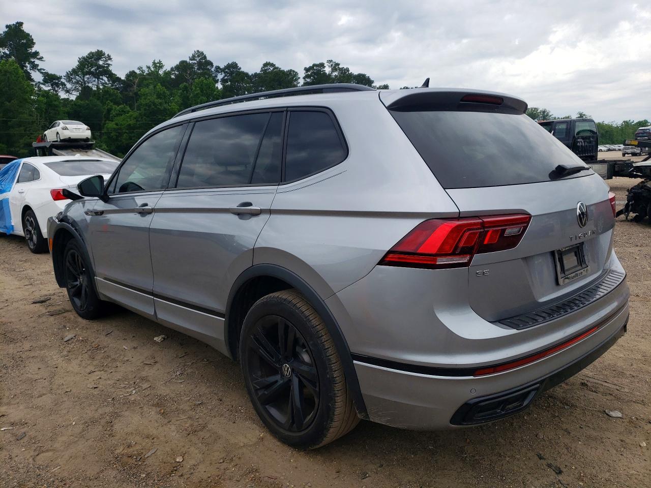 2024 Volkswagen Tiguan Se R-Line Black - Image 2