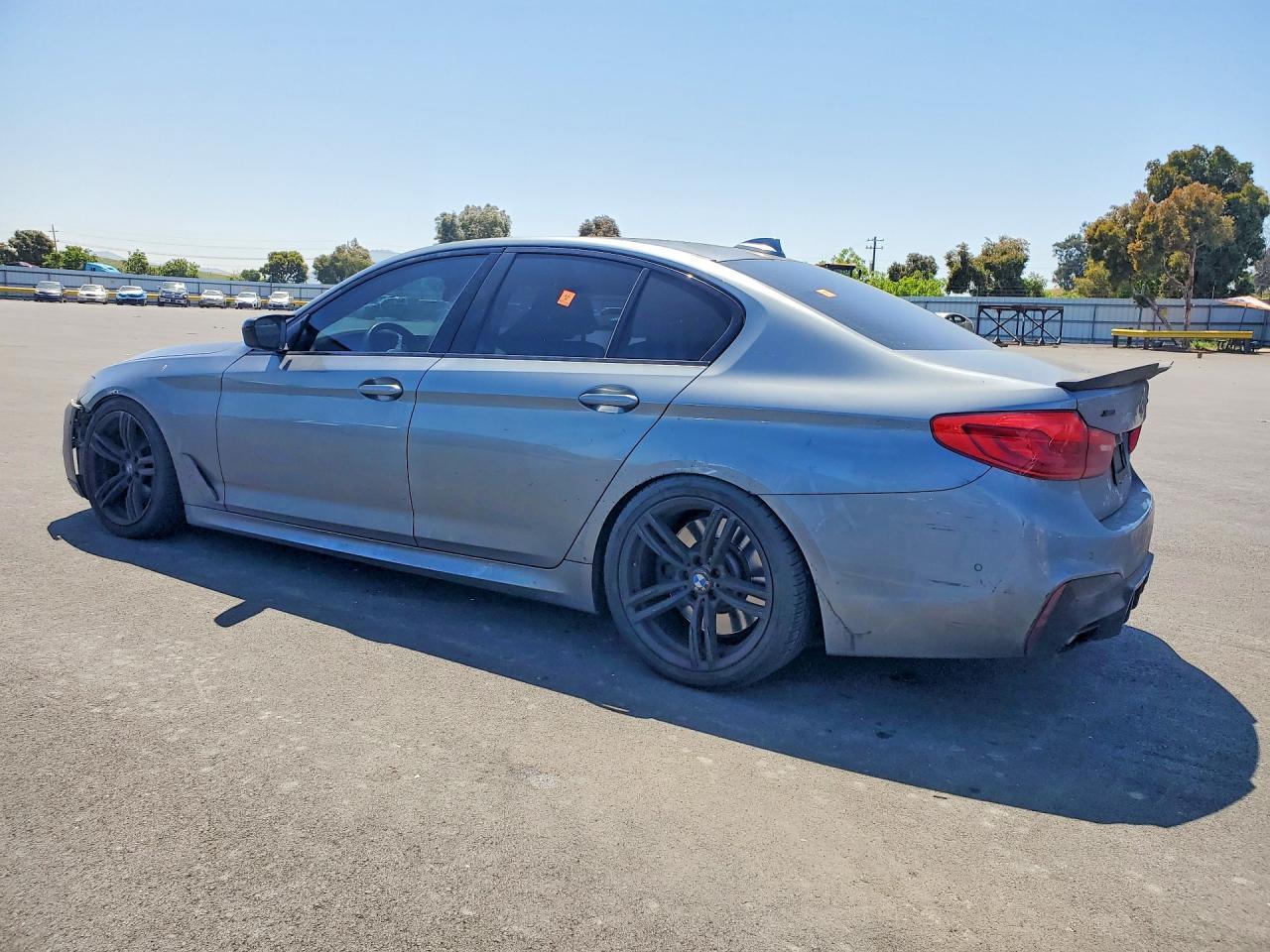 2020 BMW M550Xi - Фото 2