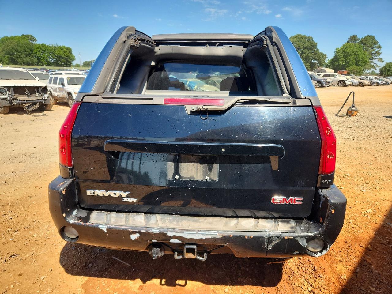 2004 GMC Envoy Xuv - Image 6