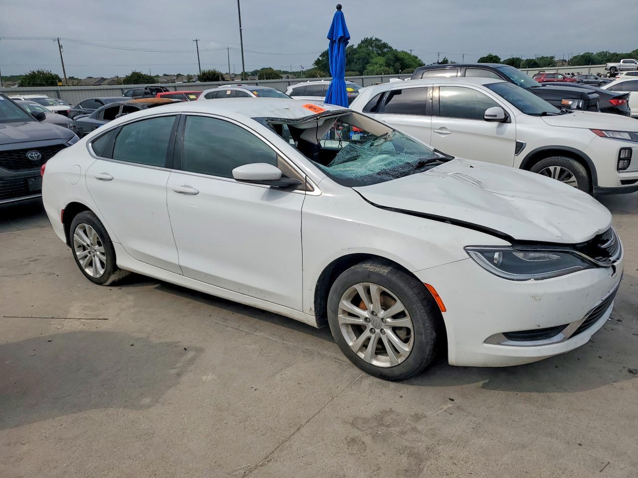 2016 Chrysler 200 Limited - Фото 4