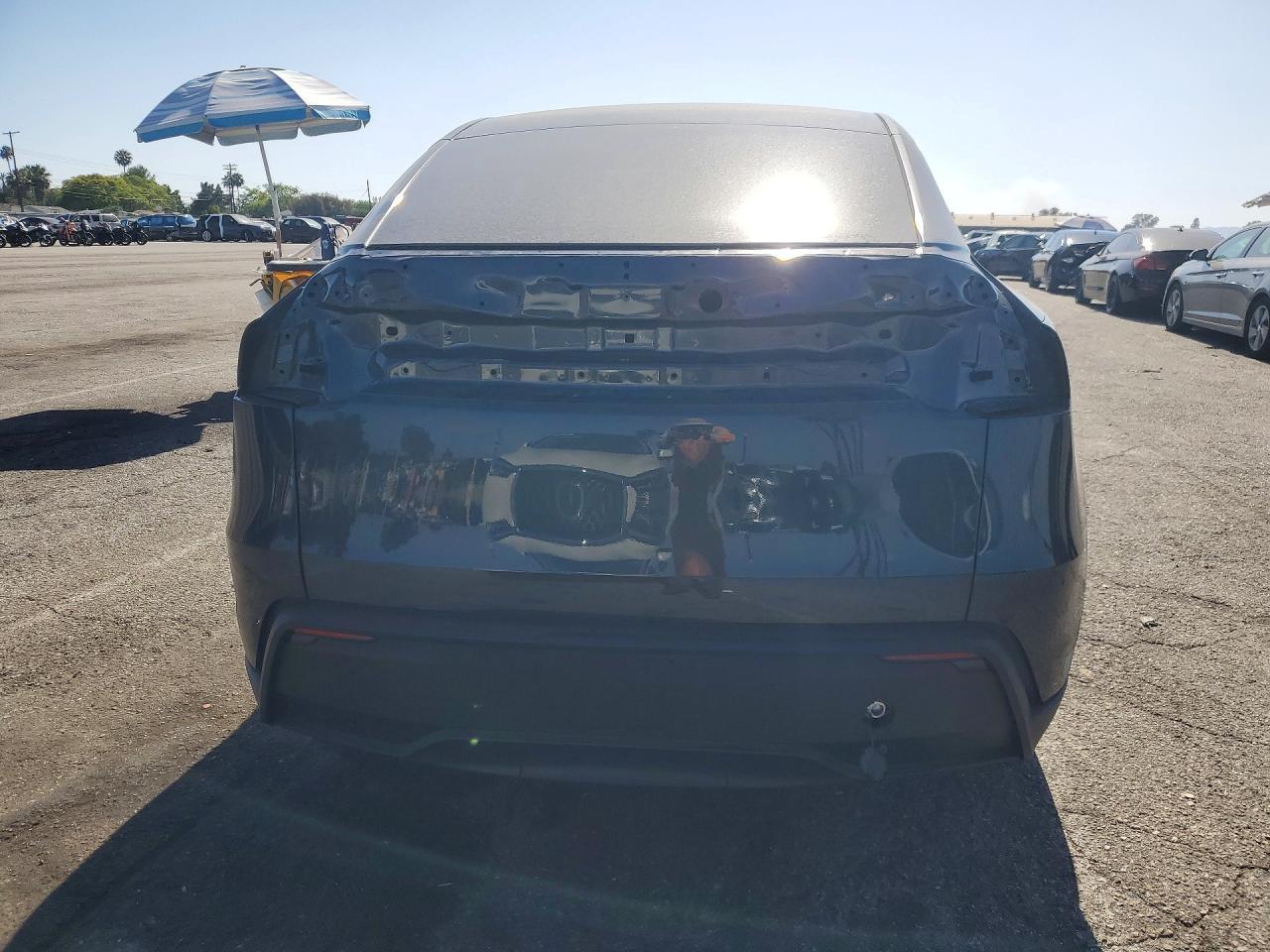 2026 Tesla Model Y - Фото 6