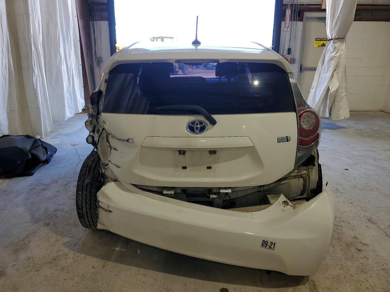 2012 Toyota Prius - Фото 6