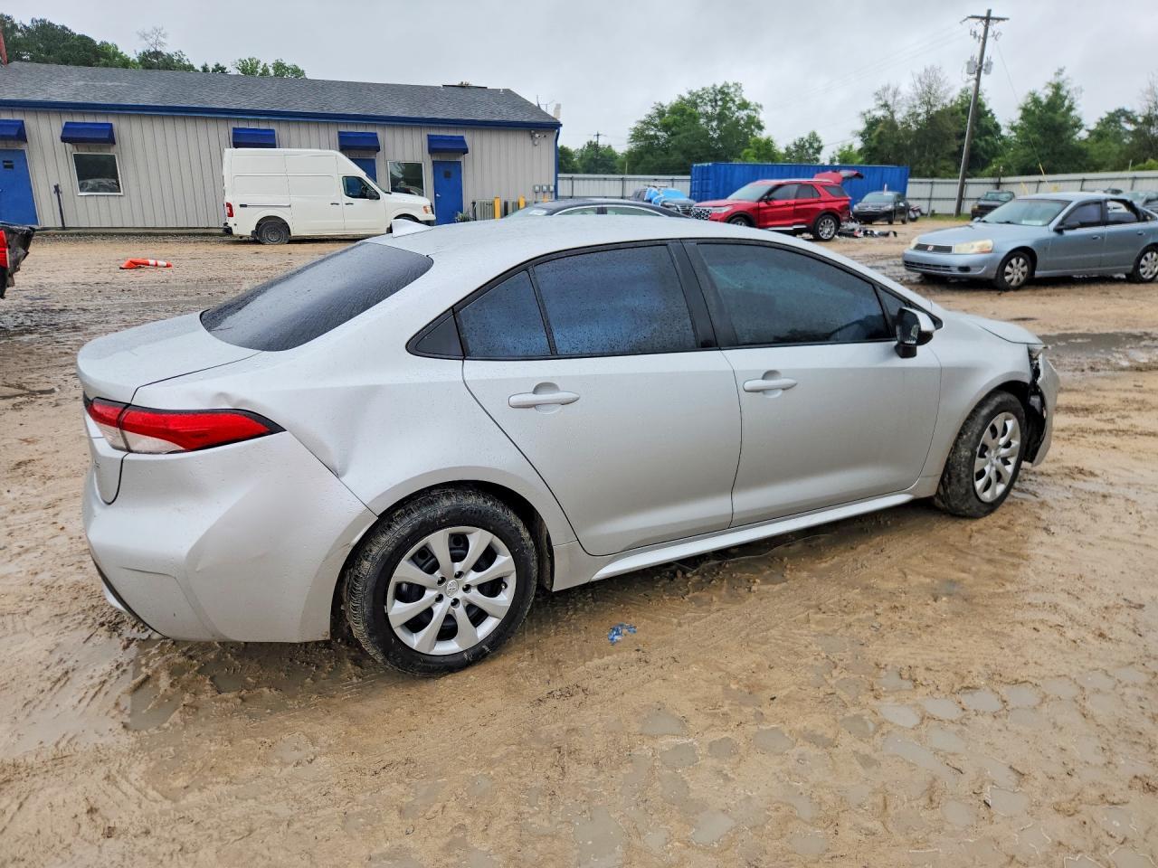 2022 Toyota Corolla Le - Image 3