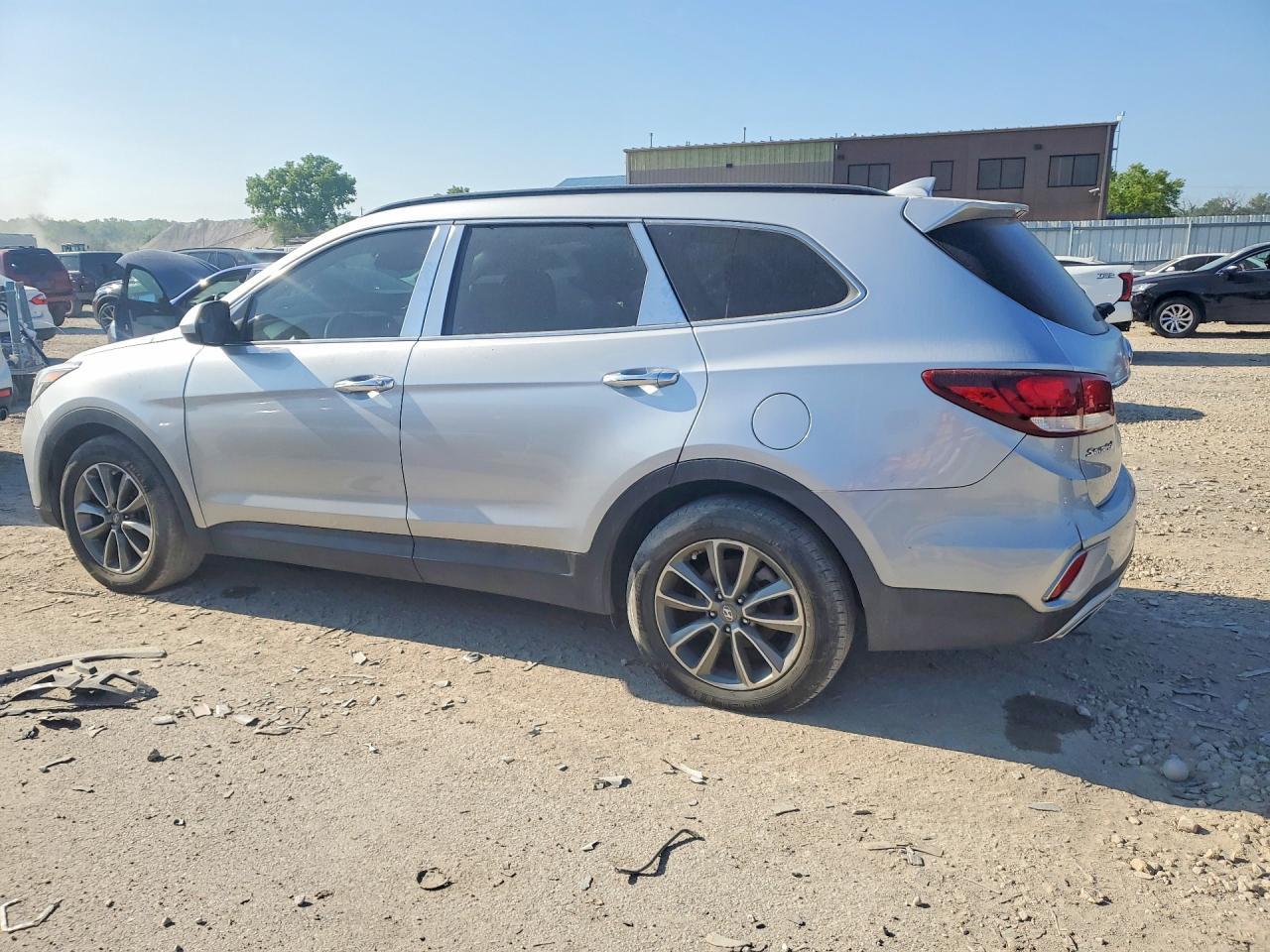 2017 Hyundai Santa Fe Se - Фото 2