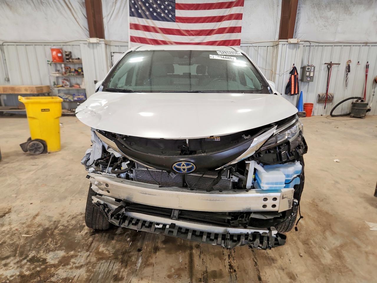 2023 Toyota Sienna Xle - Фото 5