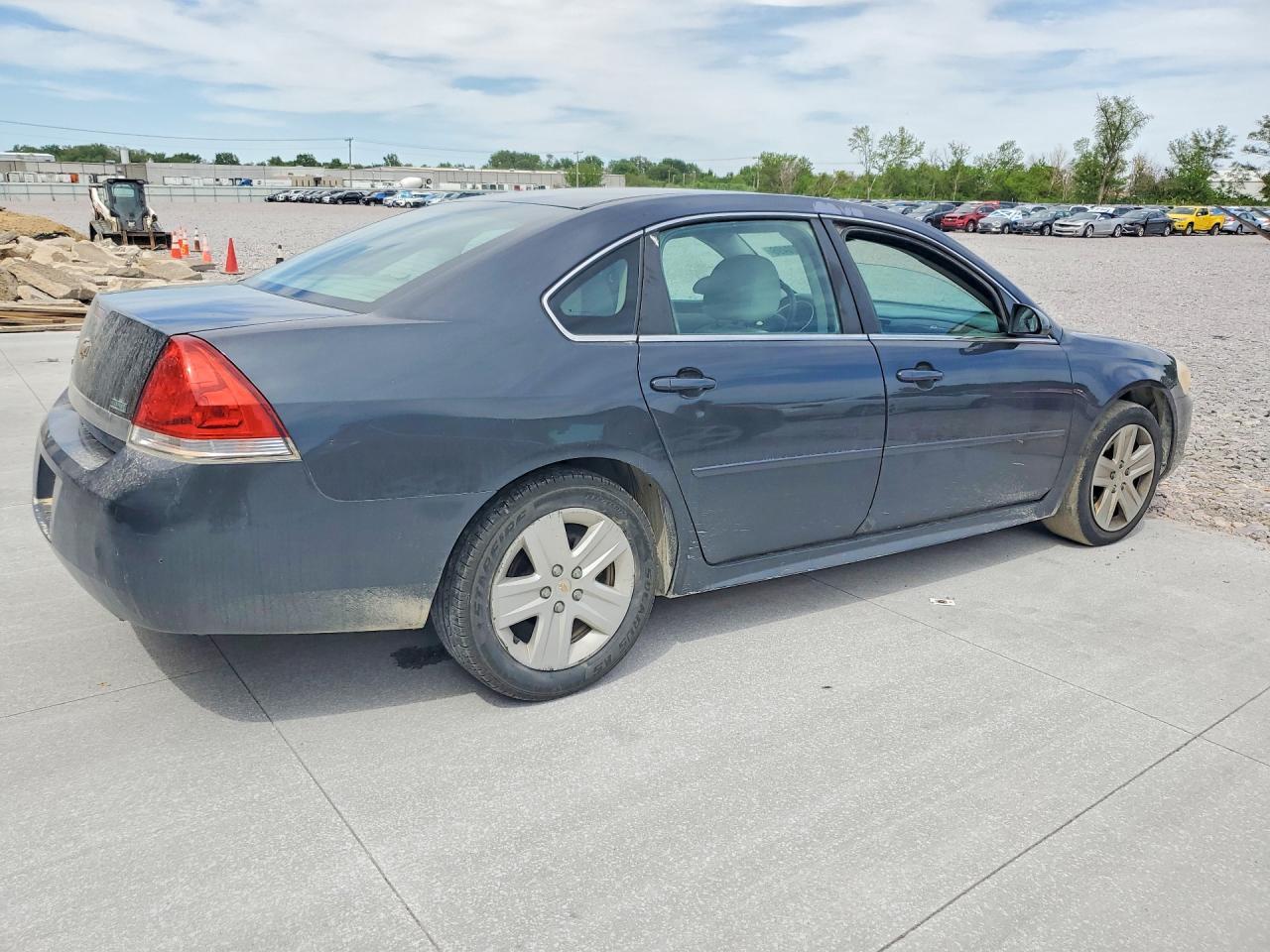 2011 Chevrolet Impala Ls - Image 3