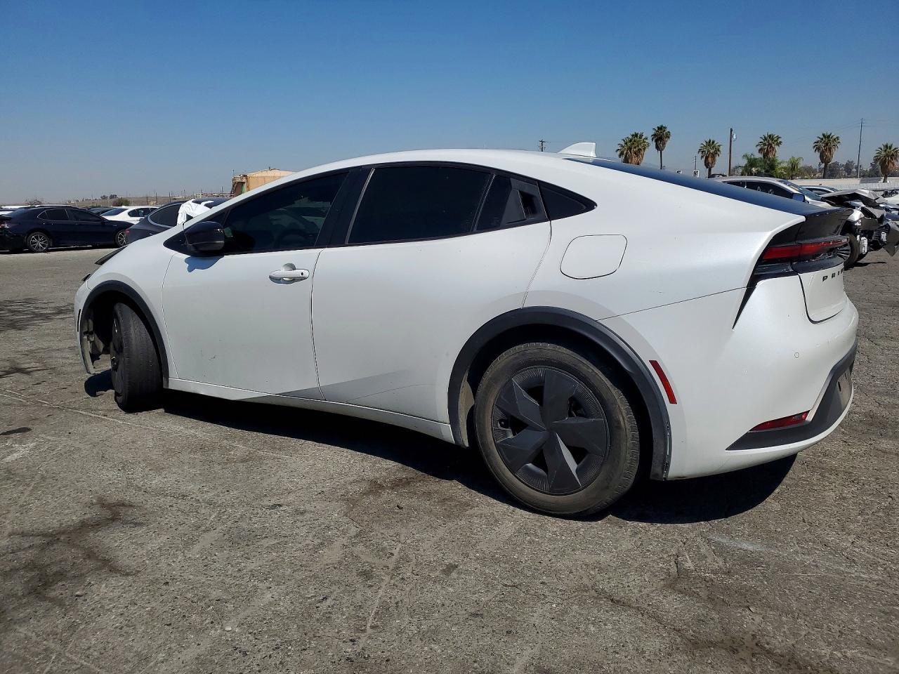 2023 Toyota Prius Le - Фото 2