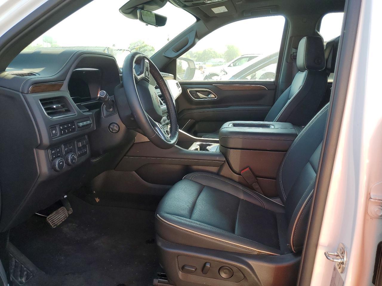 2024 Chevrolet Subrbn1500 - Image 7