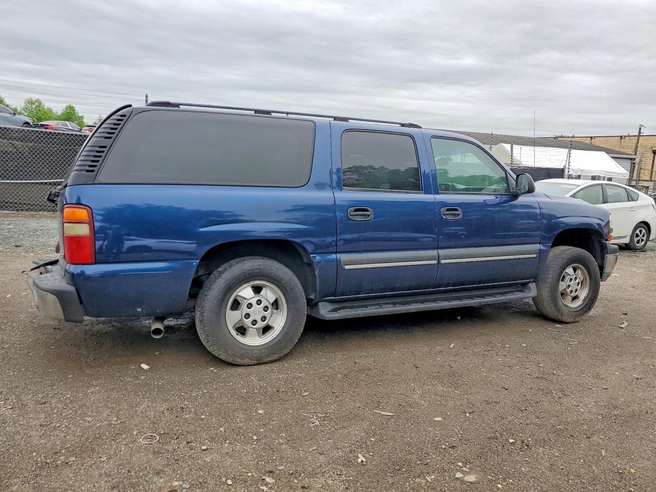 2003 Chevrolet Suburban K1500 - Фото 3