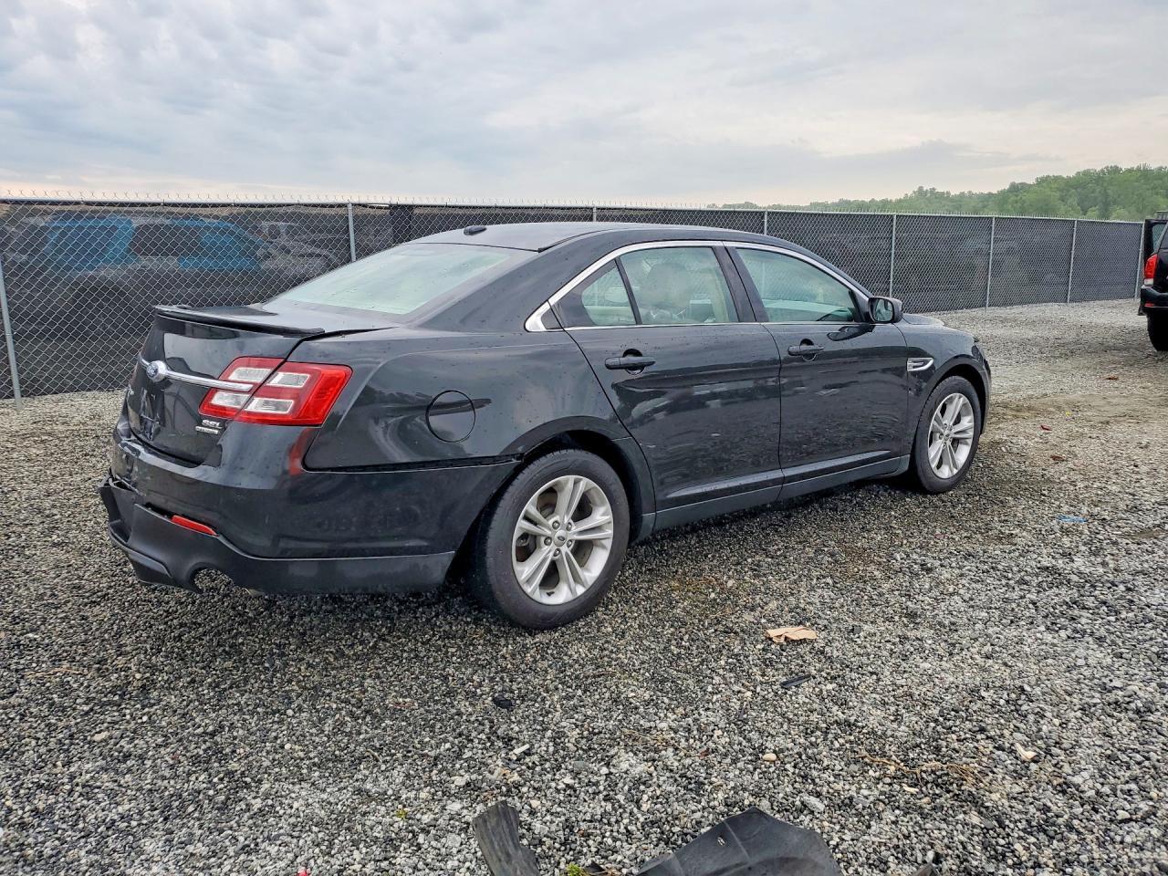 2015 Ford Taurus Sel - Фото 3