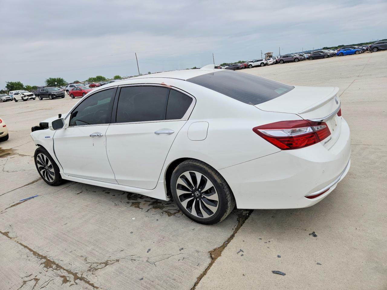 2017 Honda Accord Touring Hybrid - Фото 2