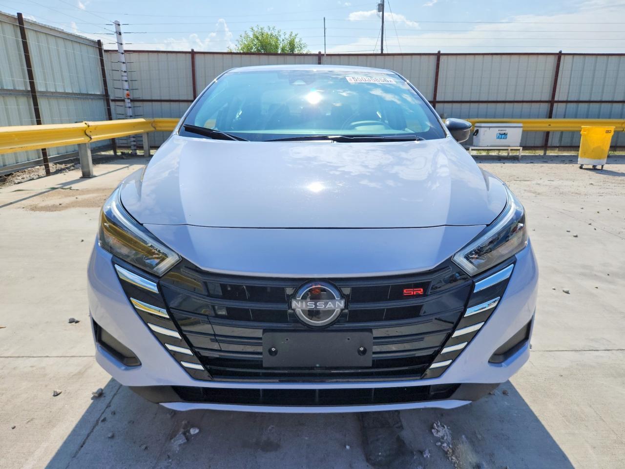 2025 Nissan Versa Sr - Фото 5