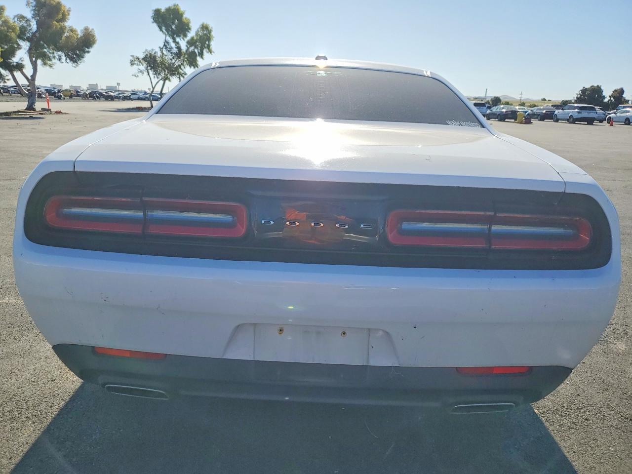 2015 Dodge Challenger Sxt - Image 6