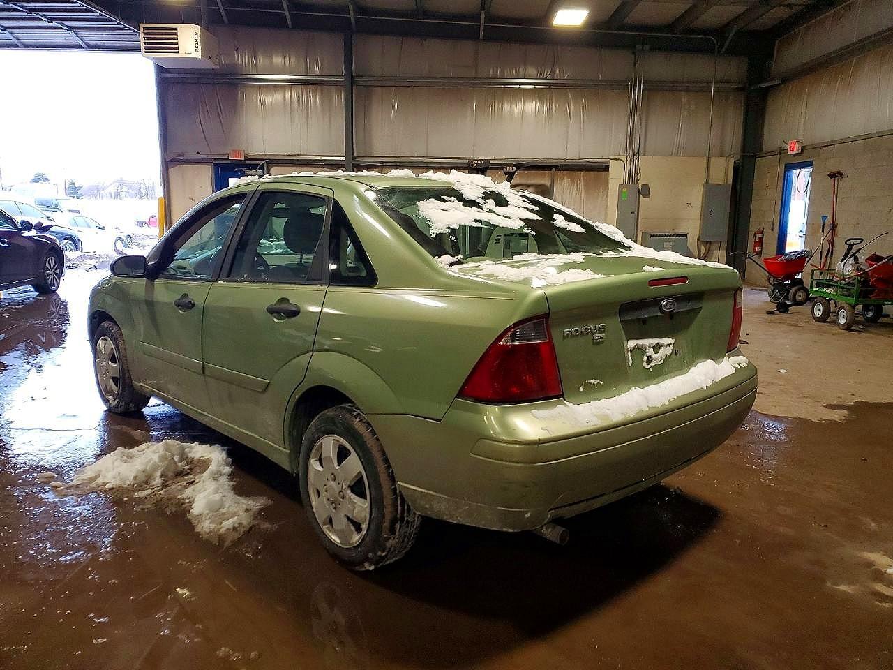2007 Ford Focus Zx4 - Image 2