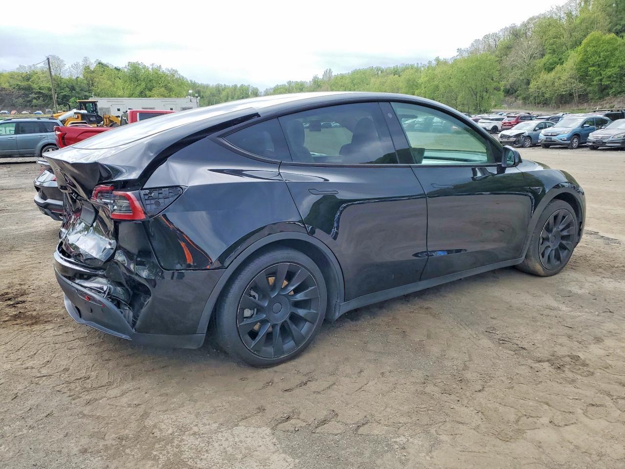 2023 Tesla Model Y - Фото 3