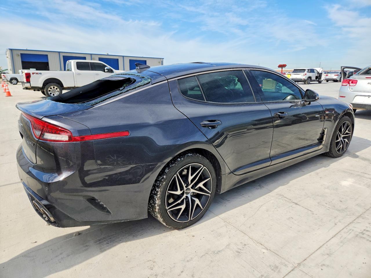 2022 Kia Stinger Gt Line - Фото 3