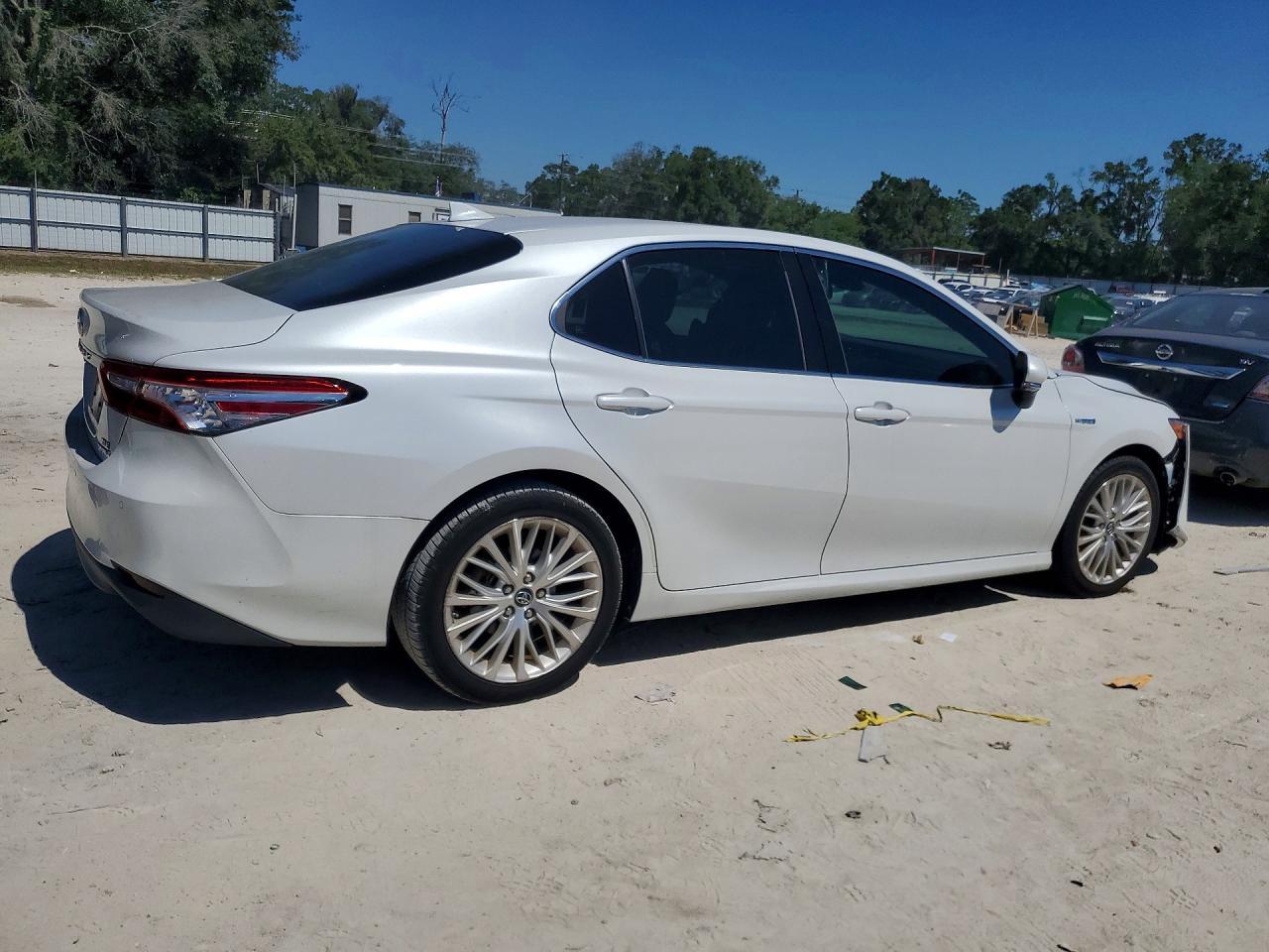 2018 Toyota Camry Hybrid Xle - Фото 3