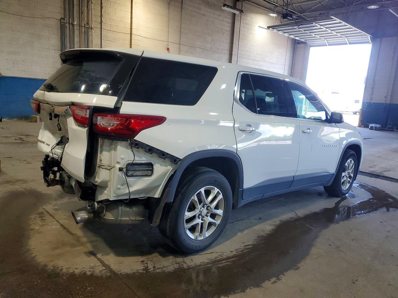 2019 Chevrolet Traverse Ls - Image 3