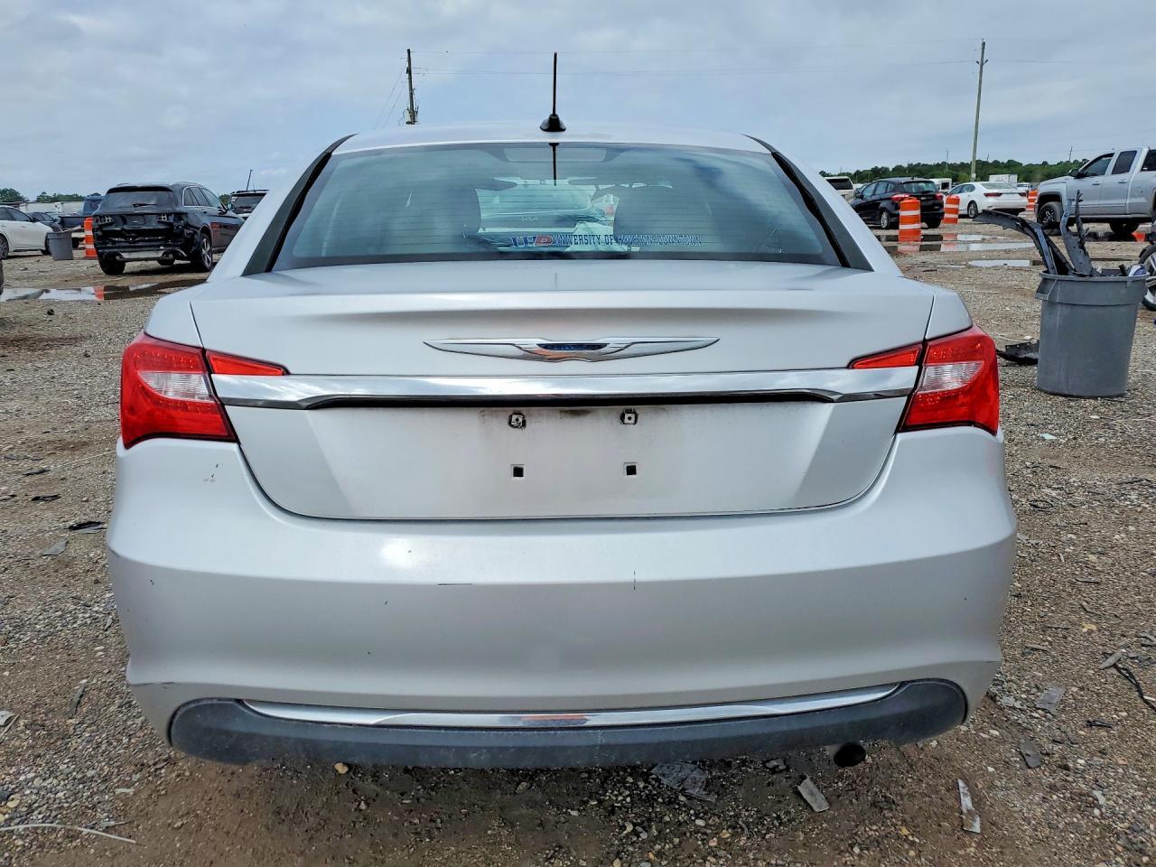 2012 Chrysler 200 Lx - Image 6