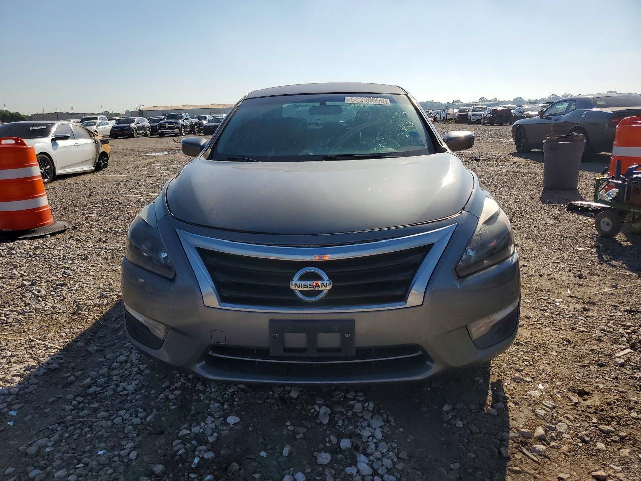 2015 Nissan Altima S - Image 5